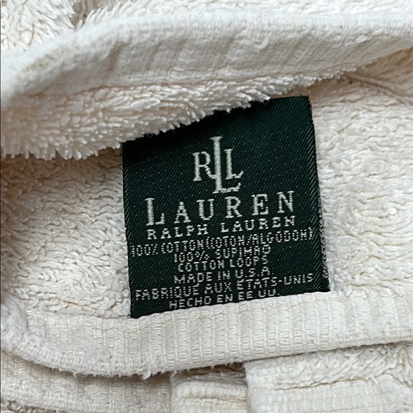 Lauren Ralph Lauren pre-owned bath towel. Approx.  54” long x 30” wide. Ecru. - Picture 1 of 9